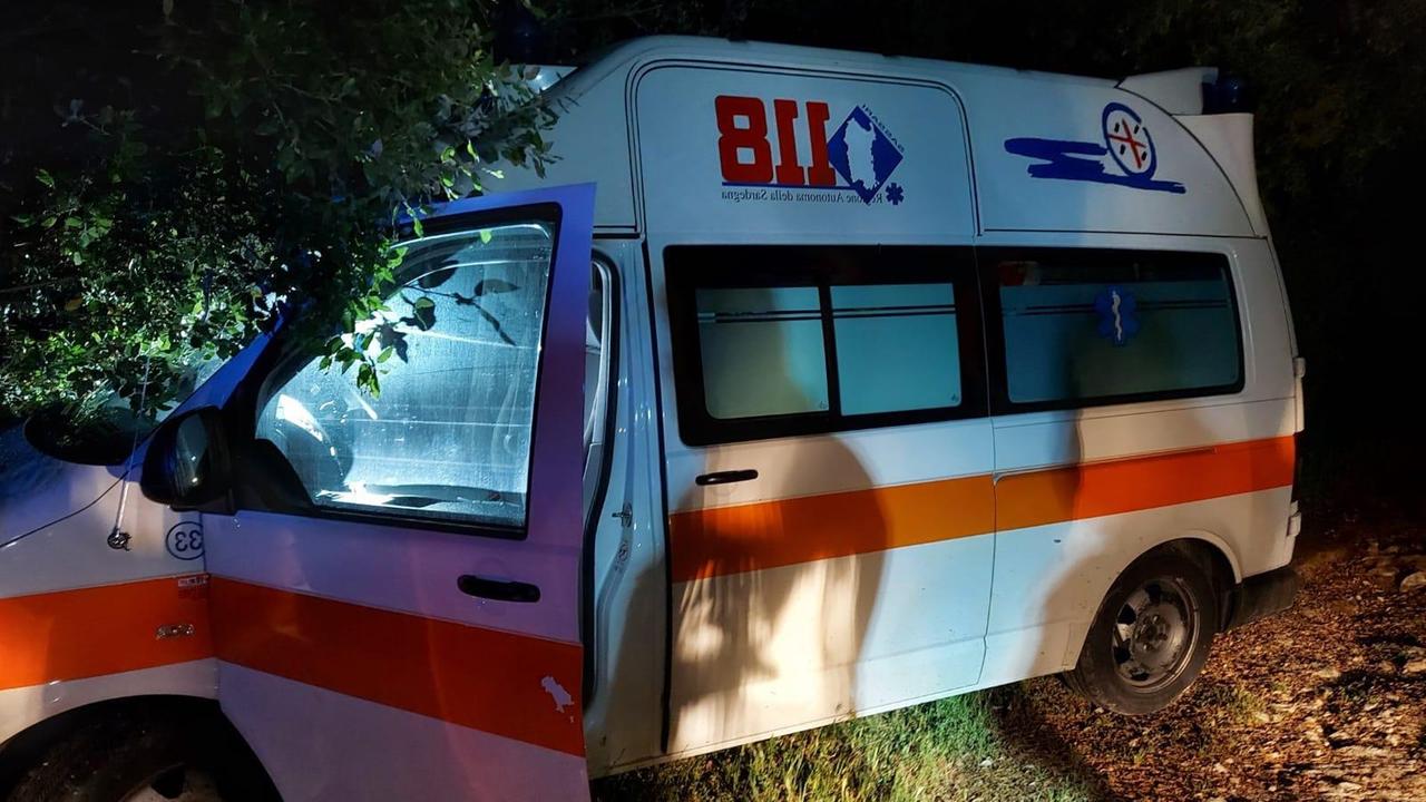 L'ambulanza rubata ad Alghero e ritrovata lungo la Buddi Buddi