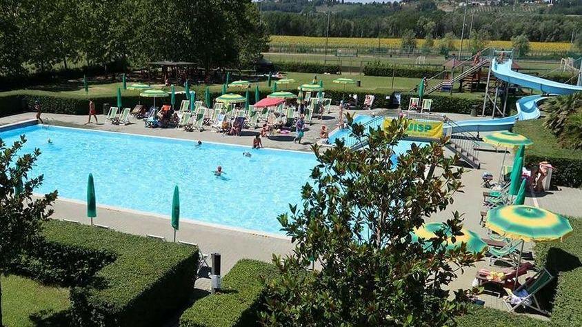 Pronta a riaprire la piscina di Peccioli: capienza dimezzata e tariffe “congelate”