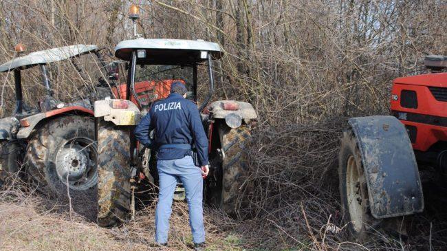 Rubano venti trattori per rivenderli all'estero, i ricettatori sono di Reggio Emilia