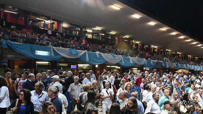 Tribune del Sesana: ci vorrà ancora tempo per rivederle gremite