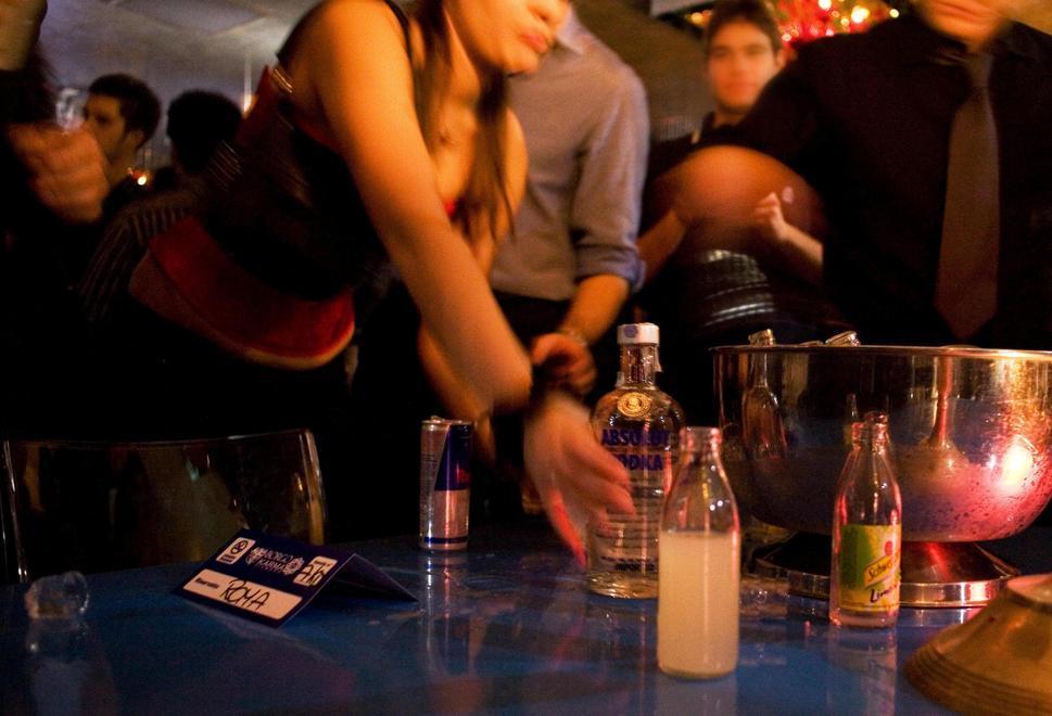 Bar e circoli: il sindaco vieta la vendita di bevande in bottiglie di vetro 