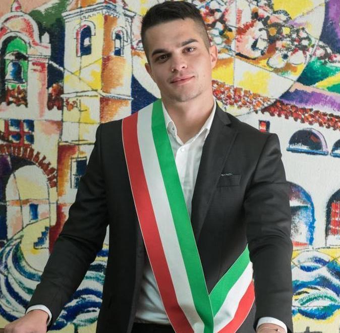 Una scuola di ballo sardo a Onifai 
