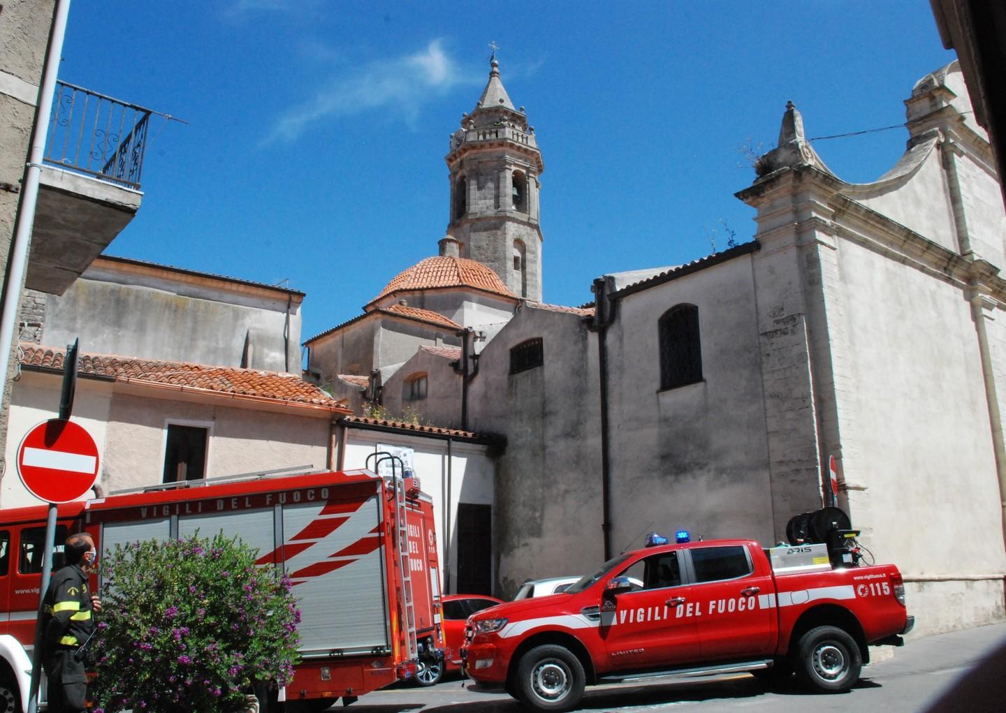 Nulvi, il campanile simbolo del paese sta perdendo pezzi 