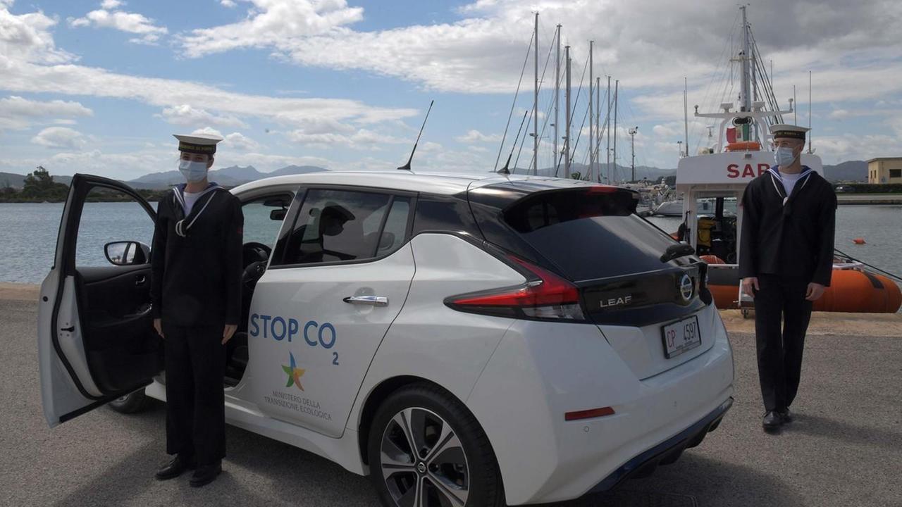 Nuove auto elettriche per la Capitaneria di porto