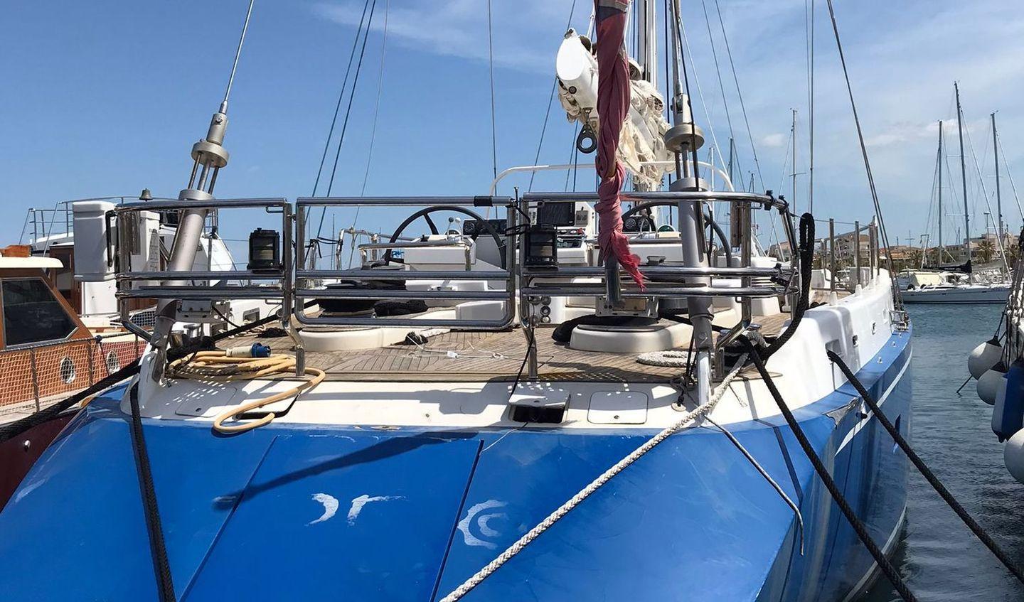 Sequestrato un lussuoso veliero 