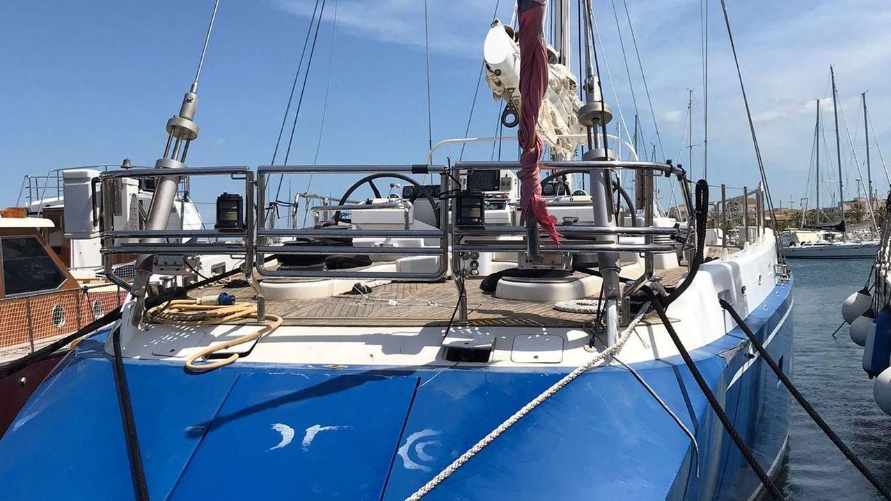 Sequestrato un lussuoso veliero