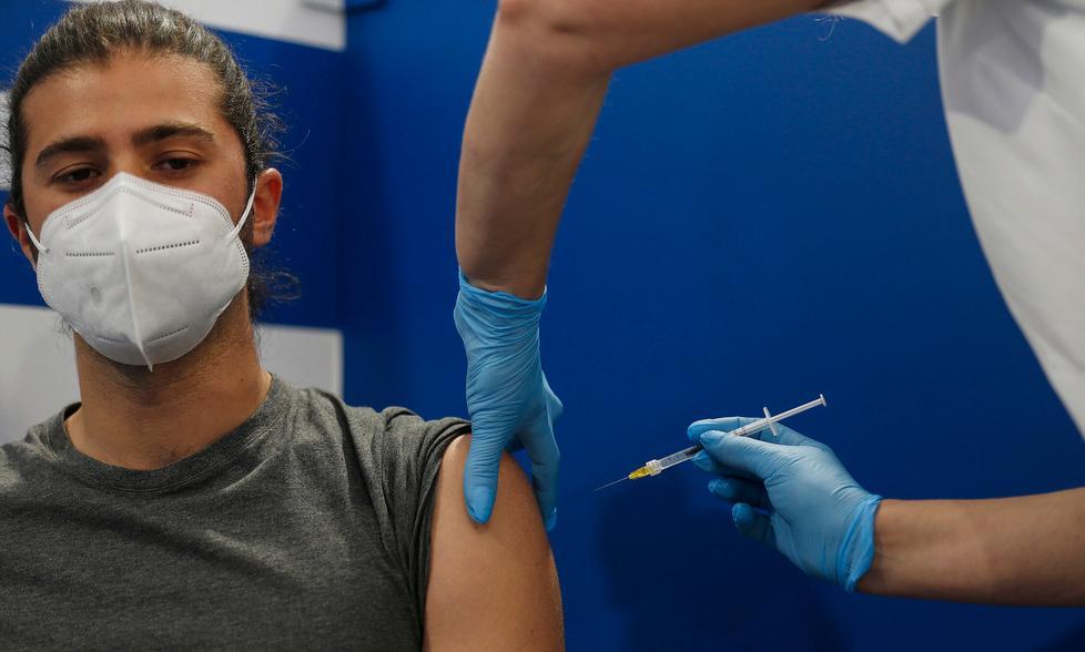 Accelerazione sui vaccini: a giugno anche gli under 30 