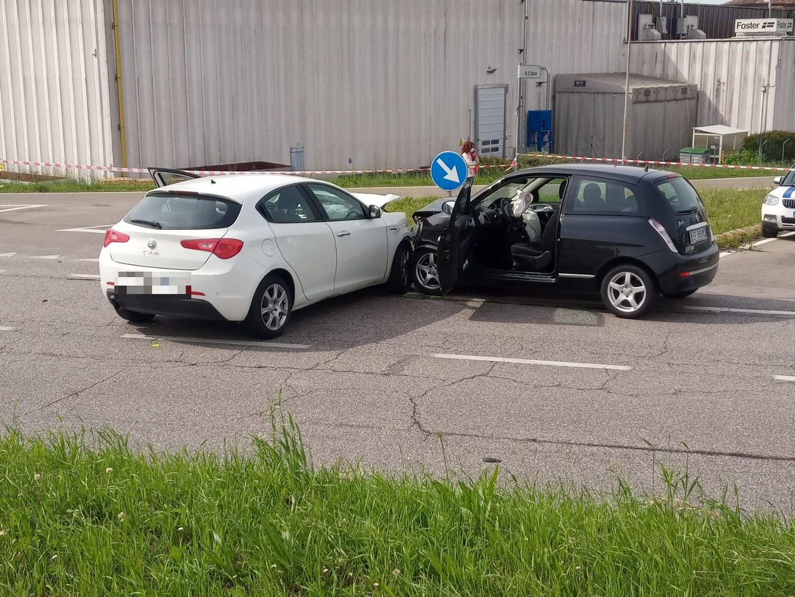 Brescello, scontro tra auto: grave una 67enne di Boretto