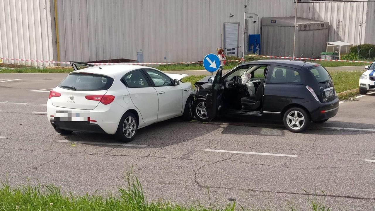 Brescello, scontro tra auto: grave una 67enne di Boretto