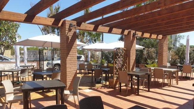 Covid: in Sardegna tavolino condiviso per ristoranti senza spazi esterni 