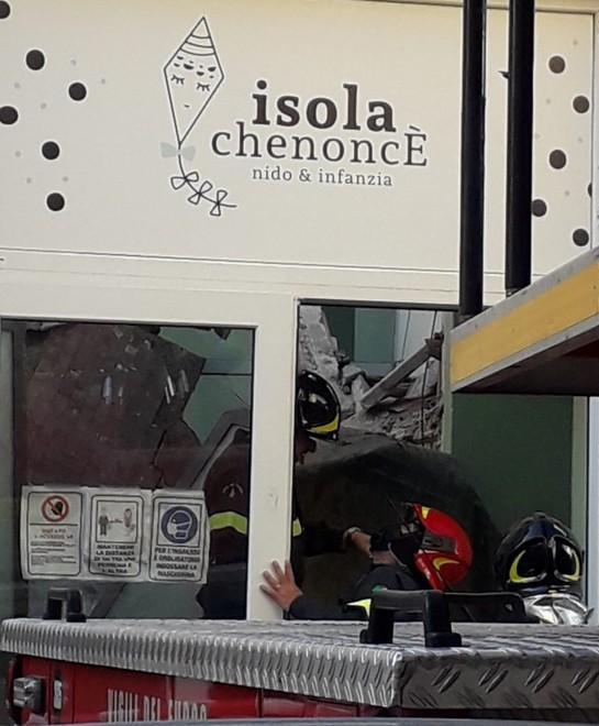 Asilo crollato a Livorno, educatrici e bambini troveranno casa in altri nidi della città - Il video 