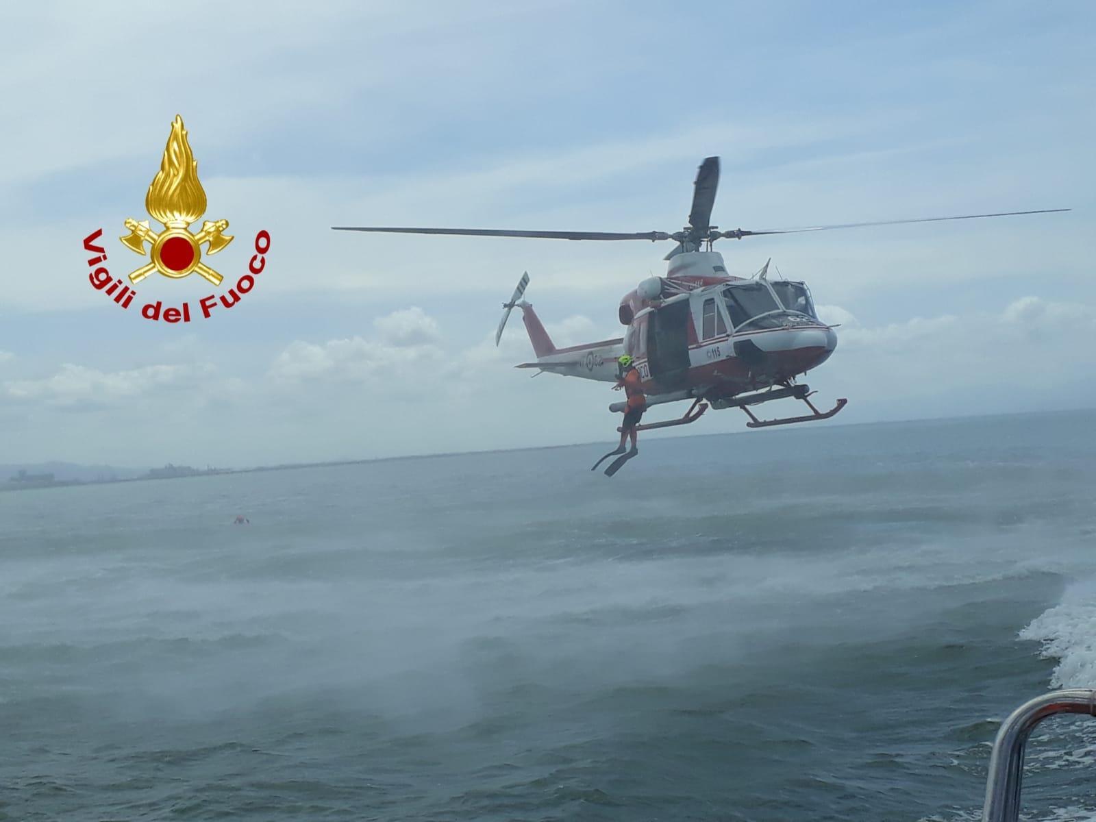 Soccorsi in acqua, vigili del fuoco pronti con sommozzatori e reparti volo