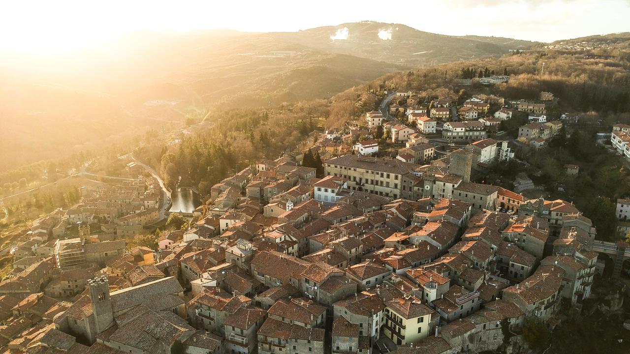 Tutti a vivere a Santa Fiora, il paese dello smart working