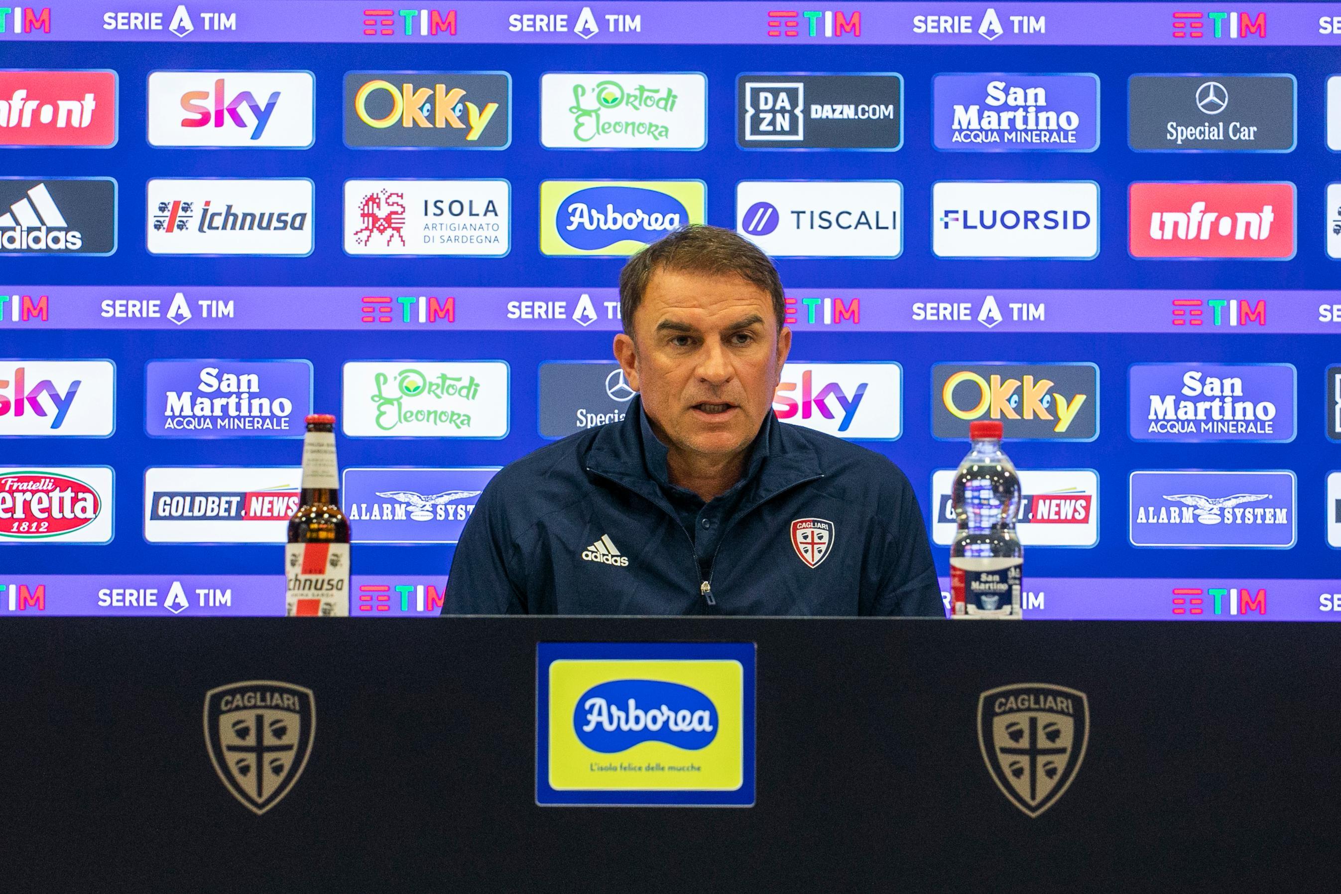 Semplici vuole un Cagliari deciso: "Guai aspettare il Milan"