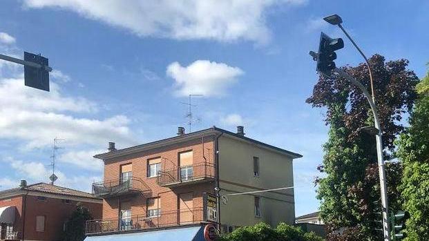 Il nuovo semaforo a Ponte Enza