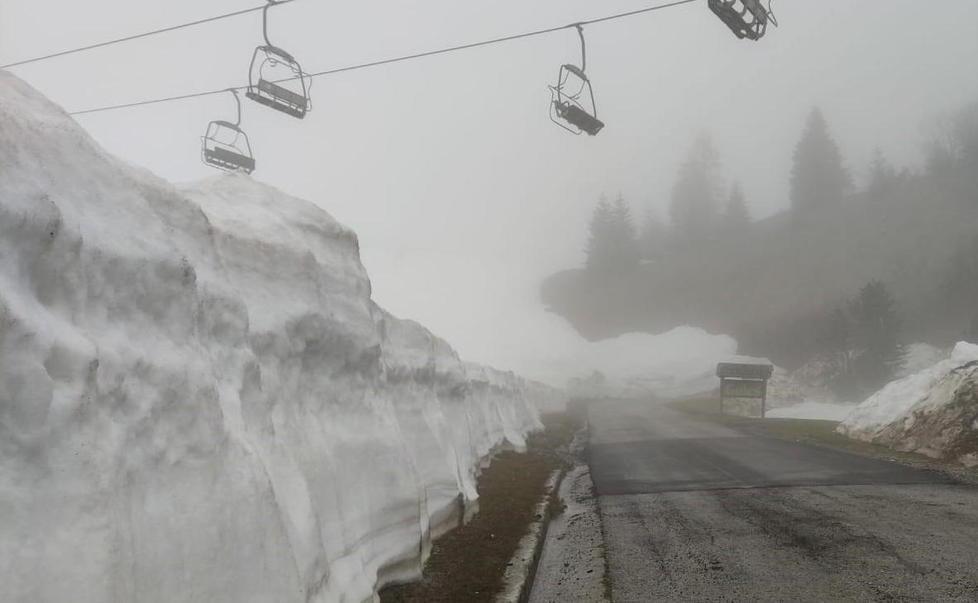 La salita e i muri di neve tra una settimana l’inferno del Monte Zoncolan
