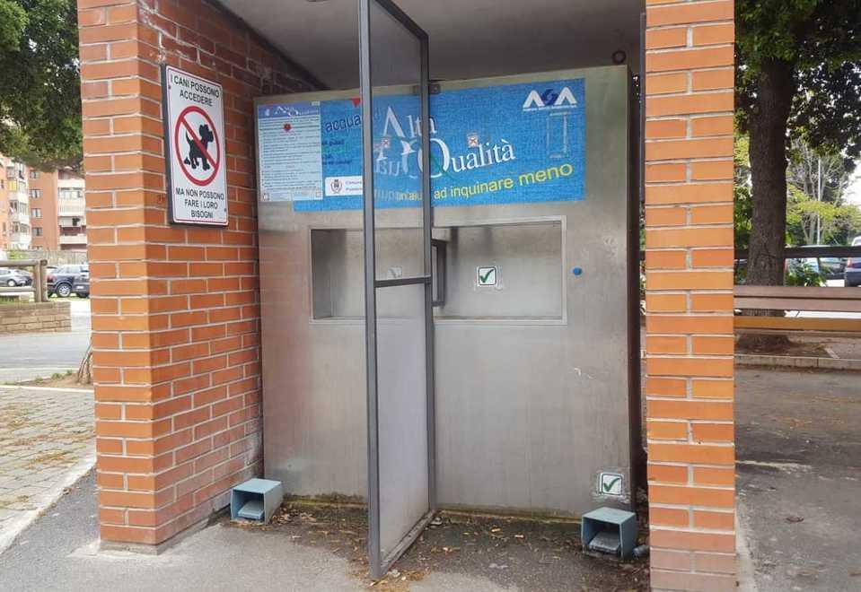 La fontanella di via Salgari è inaccessibile ai disabili