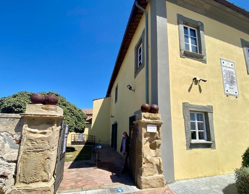 Alle residenze napoleoniche 200 visitatori nei primi giorni di ritorno in attività 