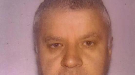 Trovato morto a 60 anni l’allarme dato dal cane