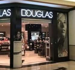 Profumerie Douglas a rischio chiusura lunedì sciopero e sit in