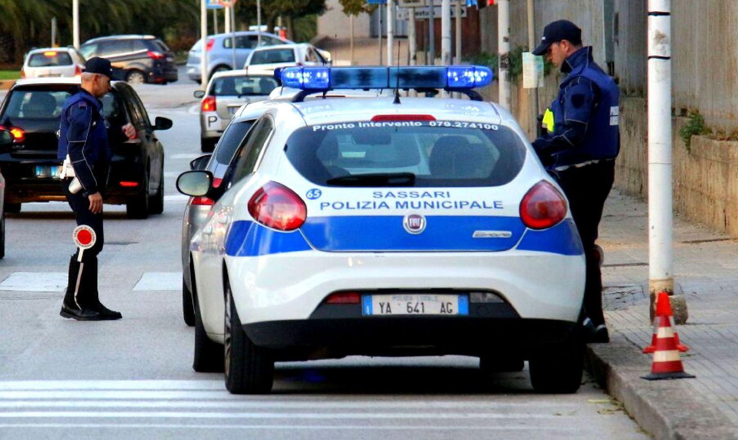 Sassari, malore mentre cammina per strada: muore un 70enne 