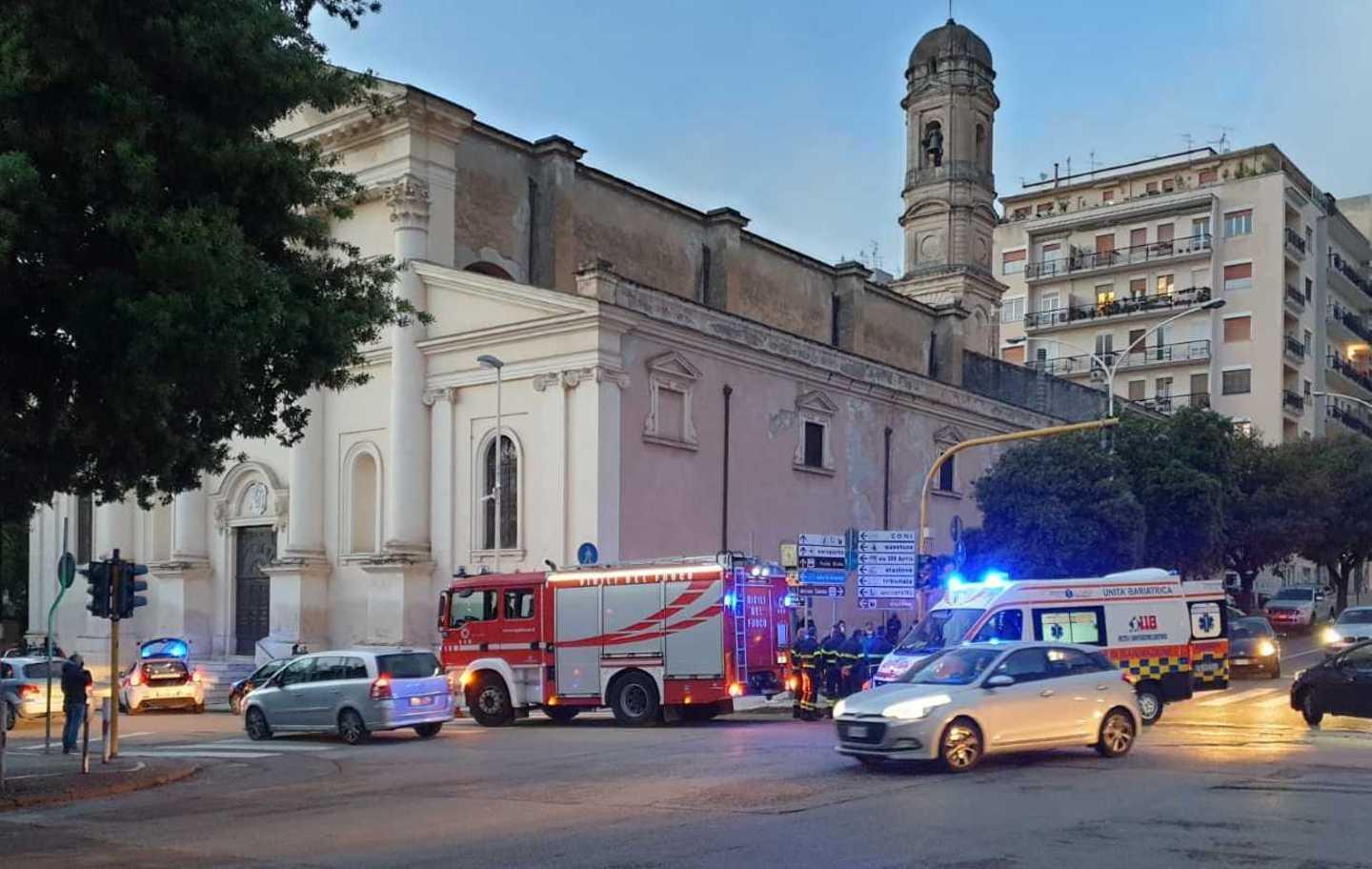 Auto contro moto in via Asproni 