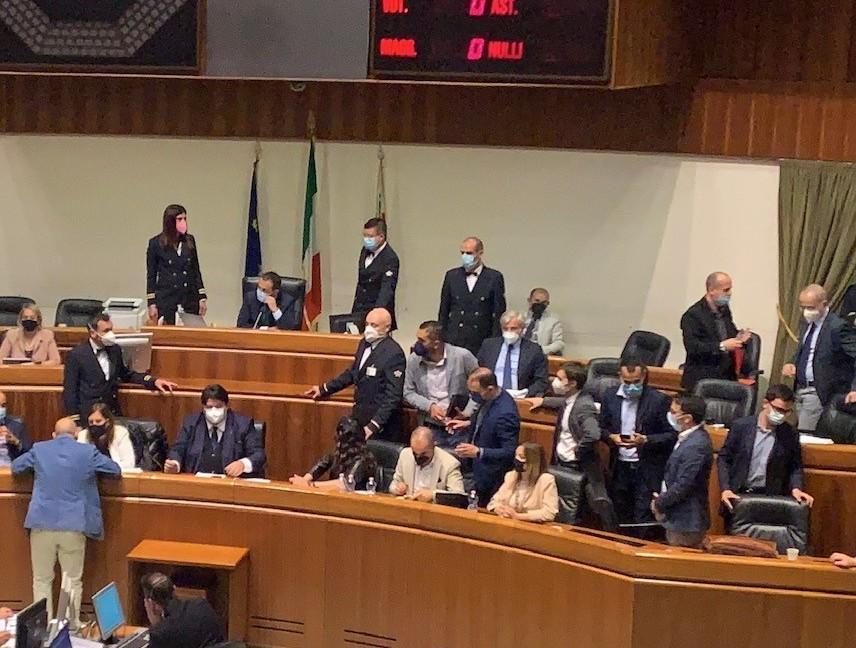 Leggi e riforme bloccate in Sardegna dal tappo del super staff 