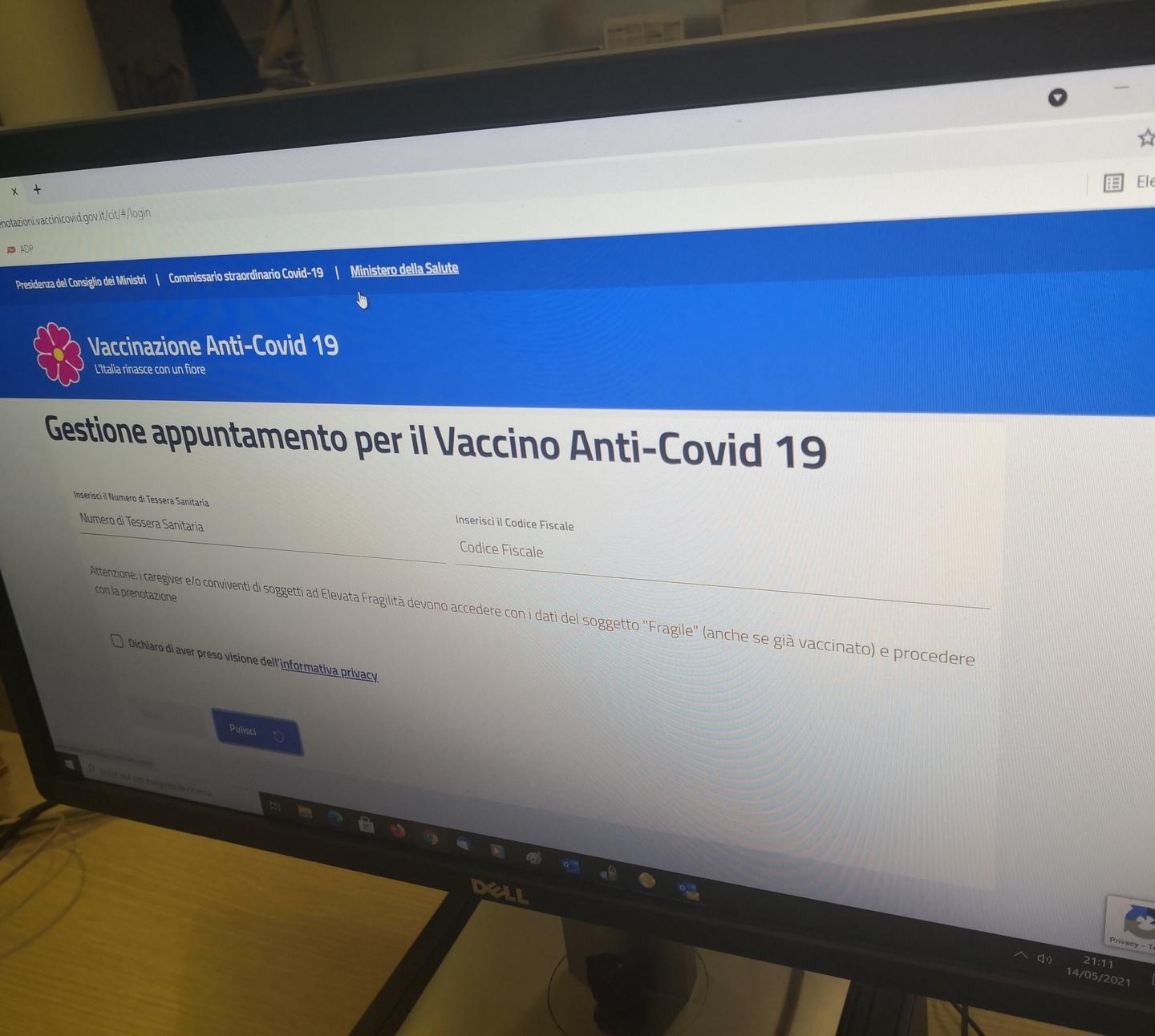 Vaccinazioni, l’isola è ultima Ma le Poste partono col botto 