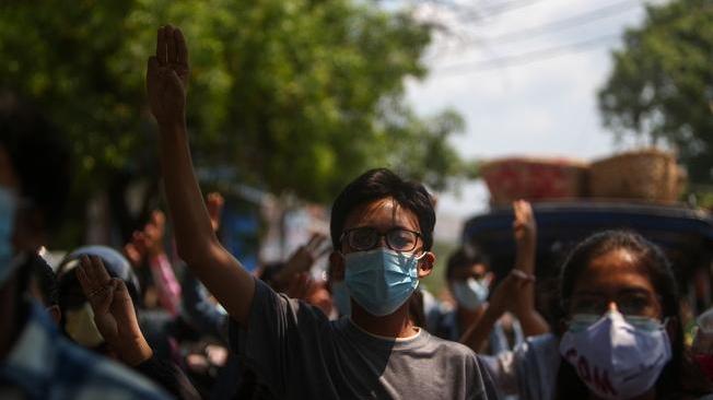 Birmania: scontri nel nordovest, 5 civili uccisi