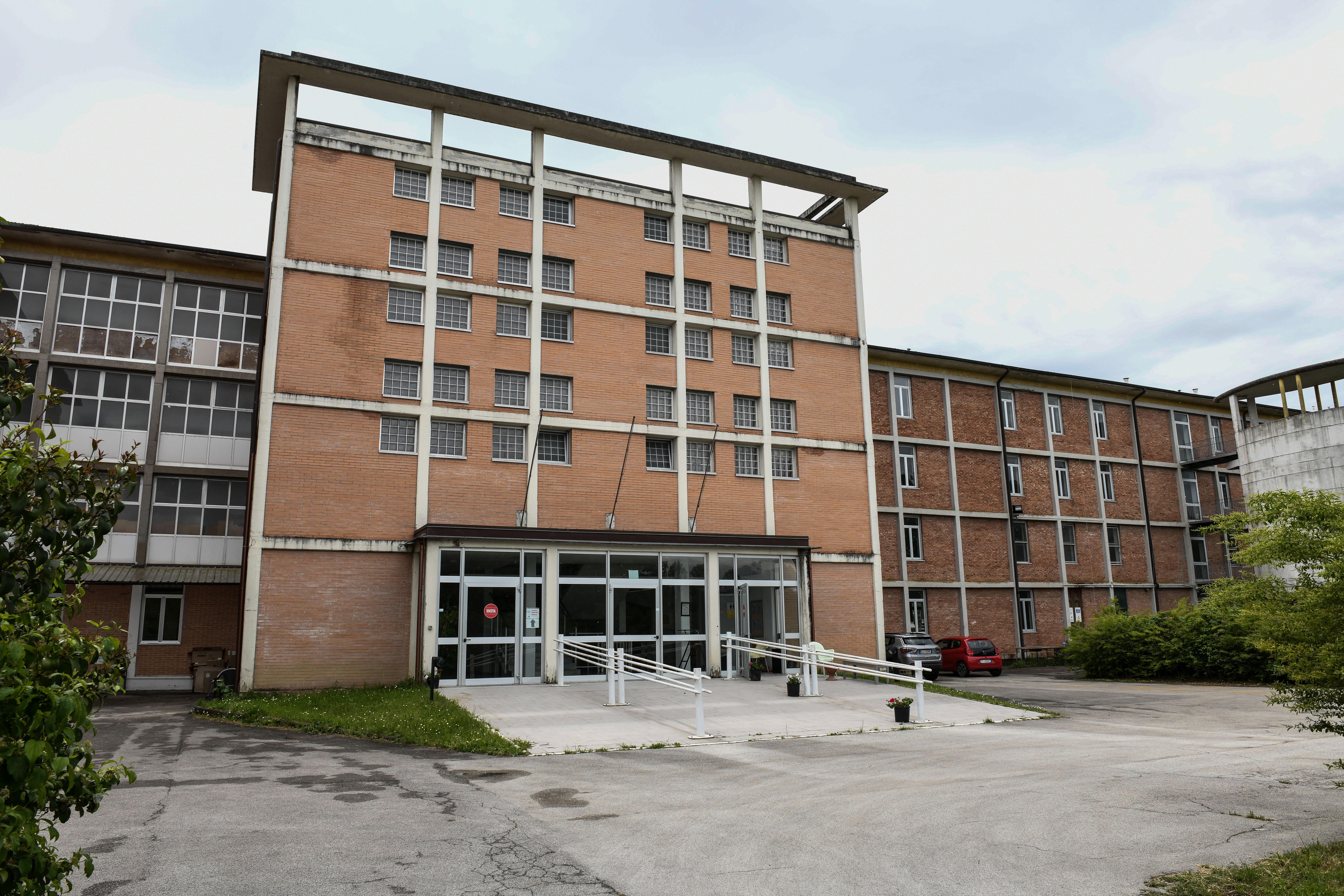 Il complesso Asl all'asta a Carraia