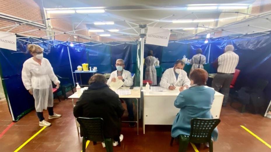 Vaccini, oltre mille dosi ogni giorno da Rosignano fino a Piombino