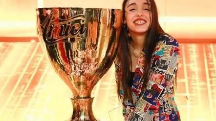 Giulia la regina di “Amici 2021” trova la vittoria e l’amore. La mamma: così ha sconfitto i bulli