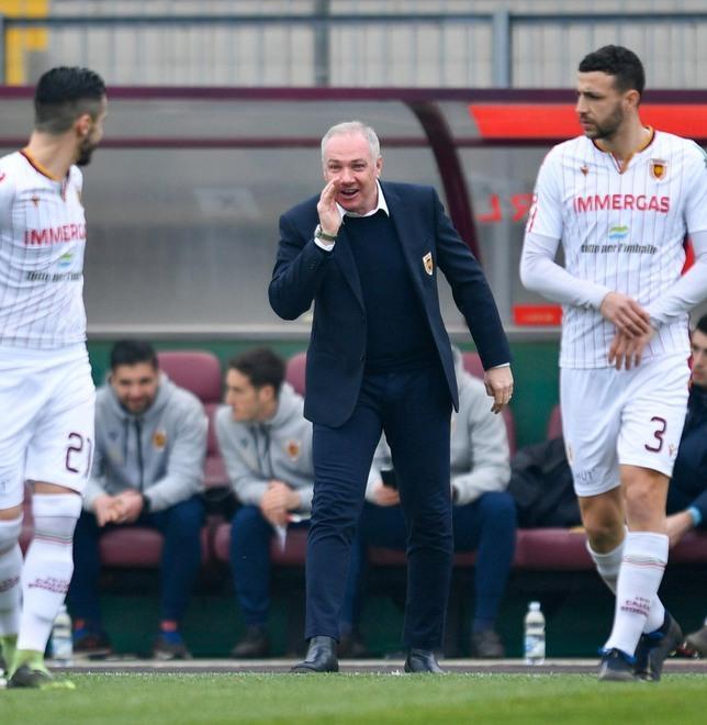 Reggiana, le insidie nel riconfermare tecnico e squadra 