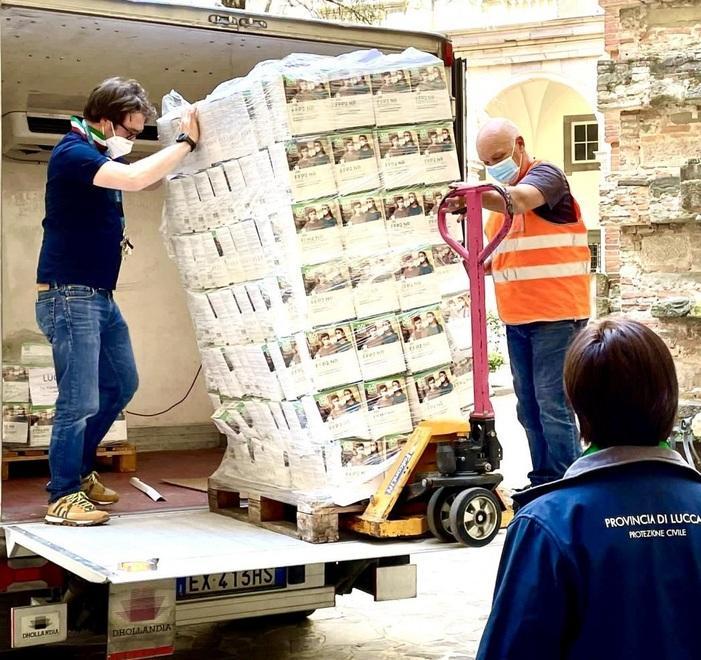 Da Unicoop 18.500 mascherine per gli studenti delle superiori