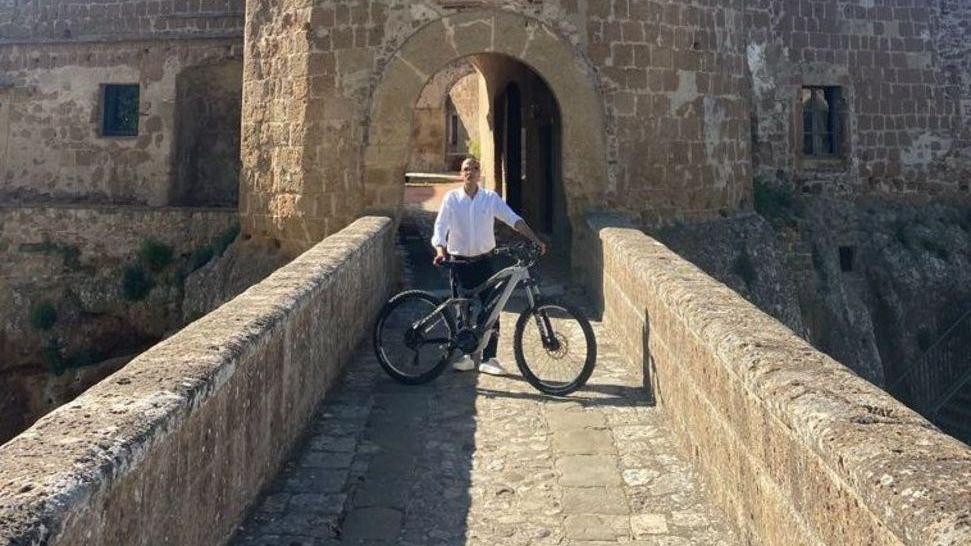 Scoprire il territorio in sella alle e-bike La scommessa di Rivela