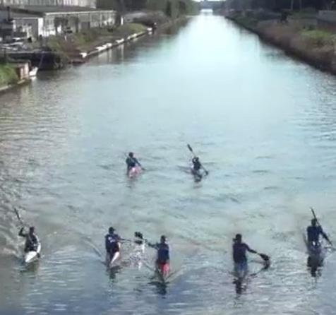La sua passione per la canoa in un video fra acqua e natura 
