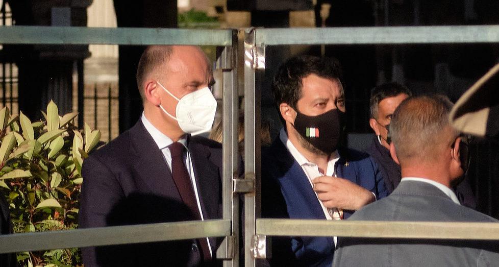 Riforme, un caso il no di Salvini Letta s’infuria: esca dal governo 