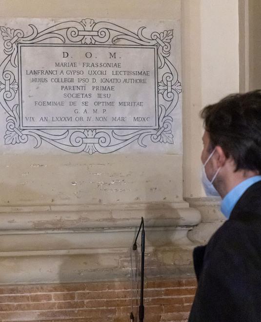 Frassoni, la ricca di Borgo Leoni che “dimora” nella chiesa del Gesù 