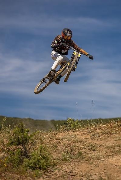 Vittoria di Di Cesare al gran prix di downhill 