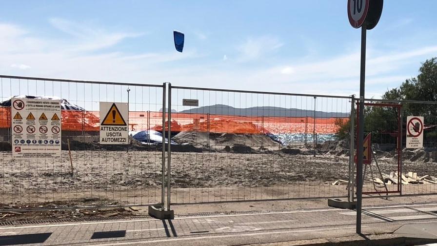 Cancellato il vecchio Rafel: panorama insolito in via Lido