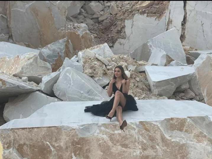 Un recente shooting fotografico con cave e moda protagoniste