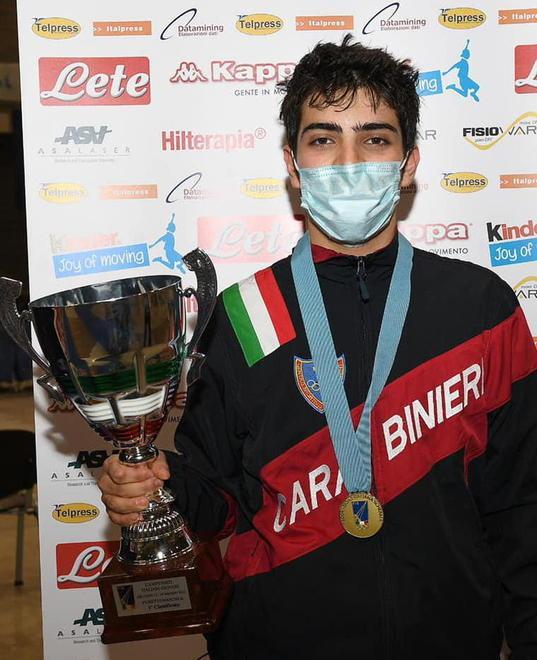 Tommaso Martini campione d'Italia Under 20 di fioretto