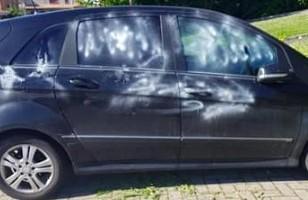 Auto imbrattata con la vernice spray