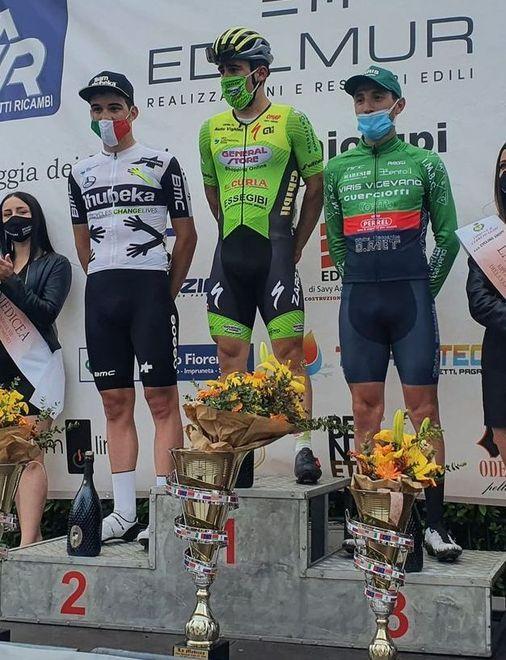 Tante fughe, poi la volata Rocchetta è il più veloce 