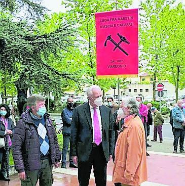 Il ricordo al municipio con la “sorpresa” dell’arrivo di Giani