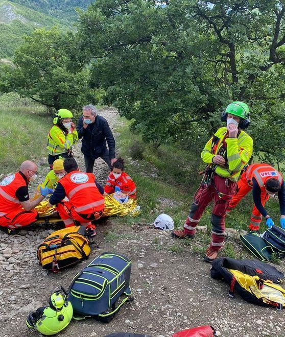Un 16enne scivola in bici Arriva l’elisoccorso