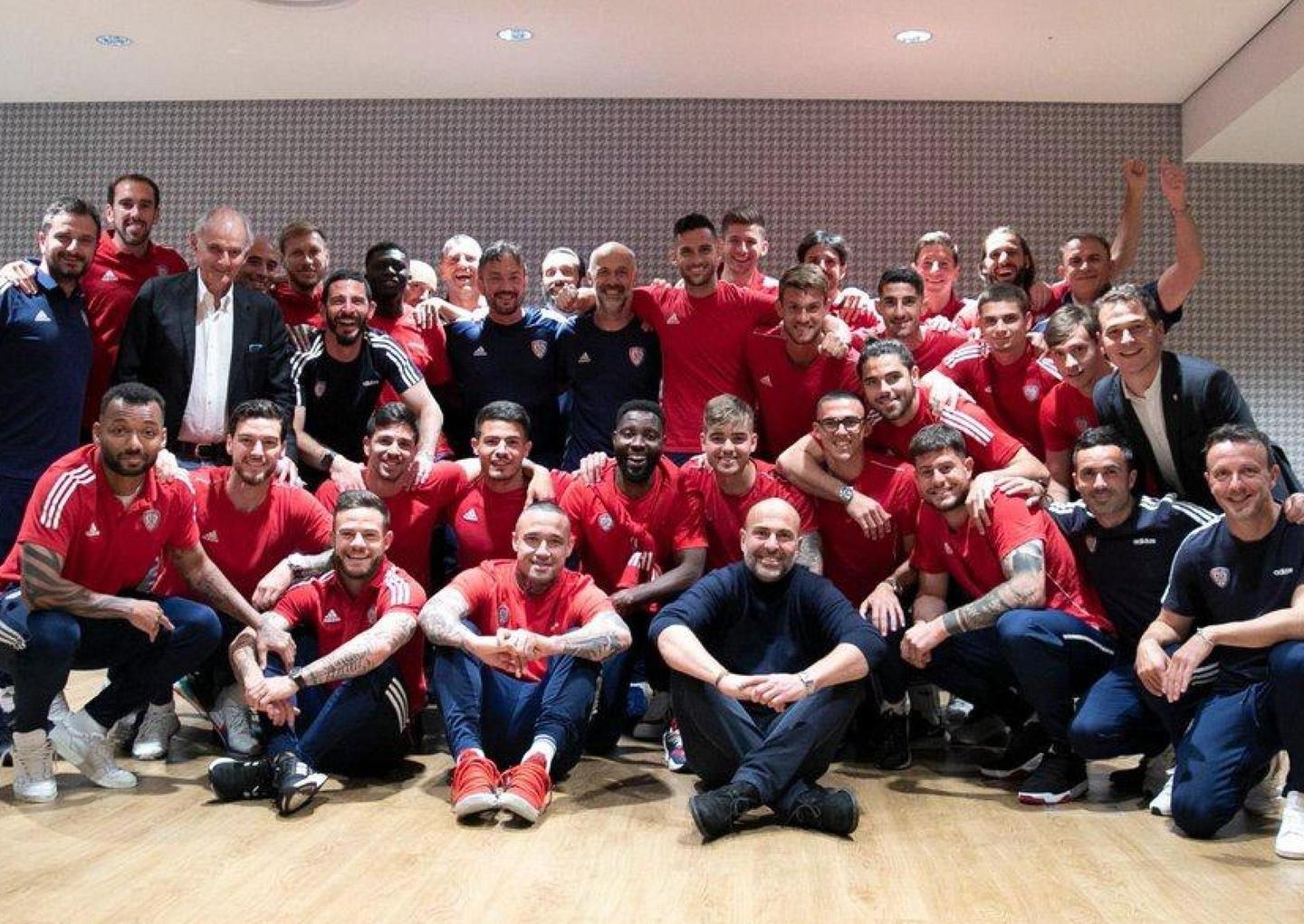 Clacson a tutto spiano a Cagliari e gioia senza assembramenti
