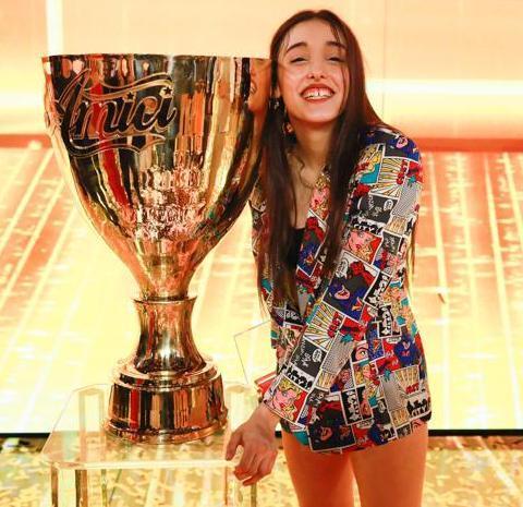 Finale di “Amici” su Canale 5: ha vinto Giulia