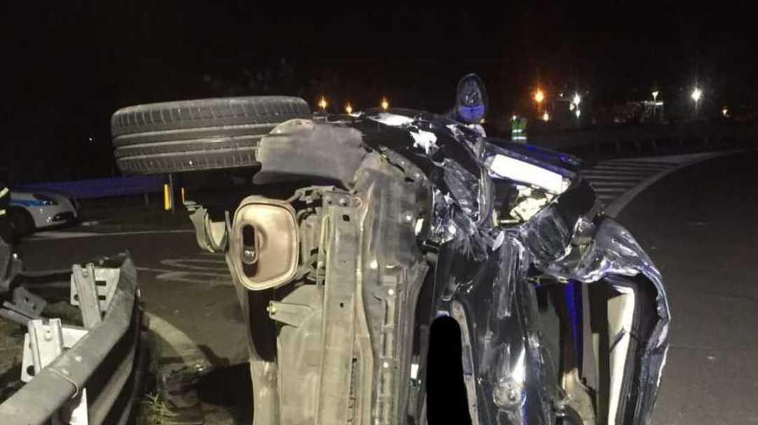 Perde il controllo della Fiat 500 donna ricoverata in codice rosso