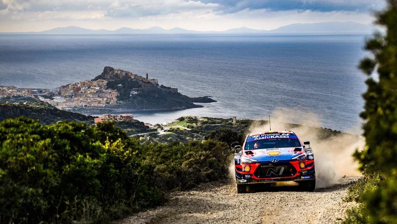 Il Rally Sardegna scalda i motori A dettare il ritmo è il “re” Ogier 